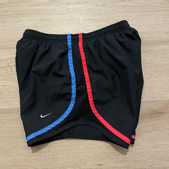 Women’s Nike XS - Picture 3 of 7
